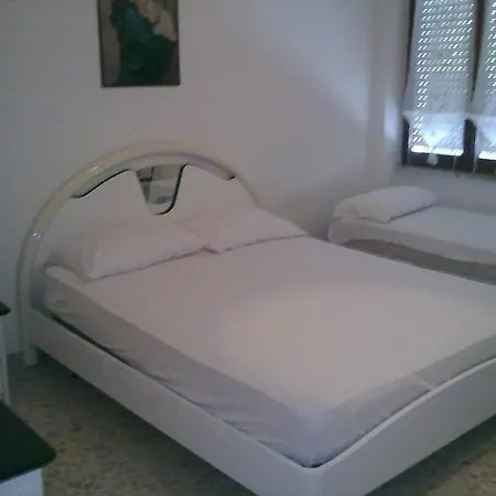 A Due Passi Dal Mare Apartment *